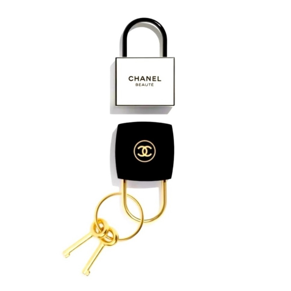 Chanel Beauty Lock and Key Set - Picture 2 of 3